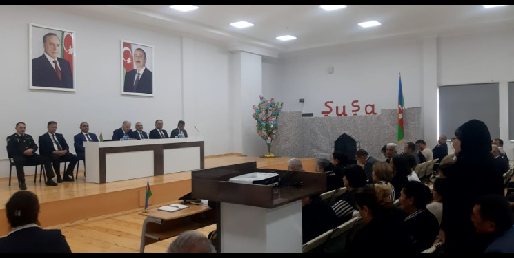 Samux Rayon İcra Hakimiyyətinin başçısı Alı Qocayev rayonun İnstitut qəsəbəsində növbəti səyyar görüş keçirib.